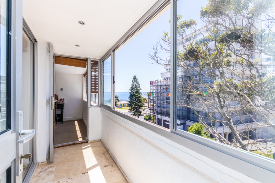 2 Bedroom Property for Sale in Sea Point Western Cape